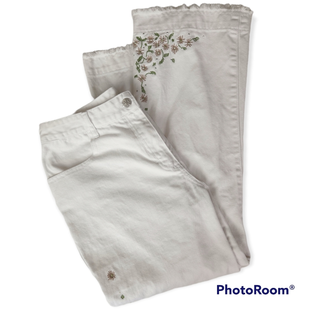 Vintage Studio white cropped jeans with floral embellishments size 8